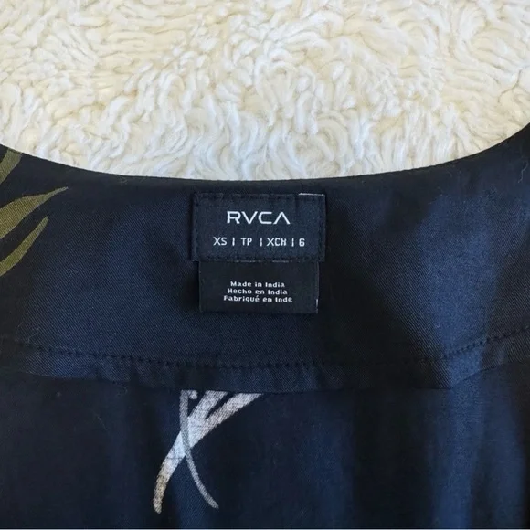 NWT RVCA Women Black Floral V-Neck Front Button Closure Midi Dress XS Whimsigoth - Picture 9 of 11